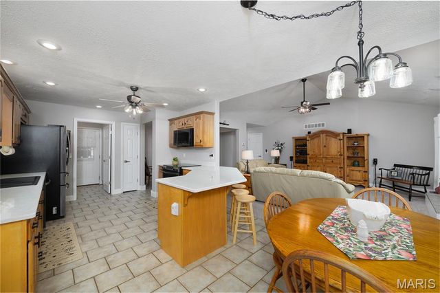 21093 Layla Road, Waynesville, MO 65583