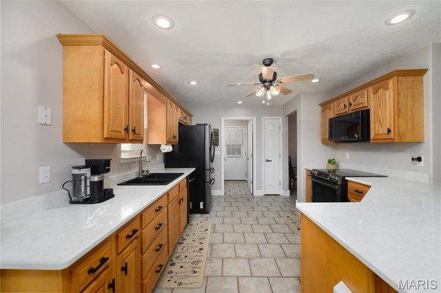 21093 Layla Road, Waynesville, MO 65583