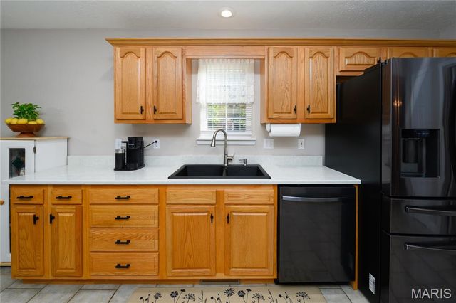 21093 Layla Road, Waynesville, MO 65583