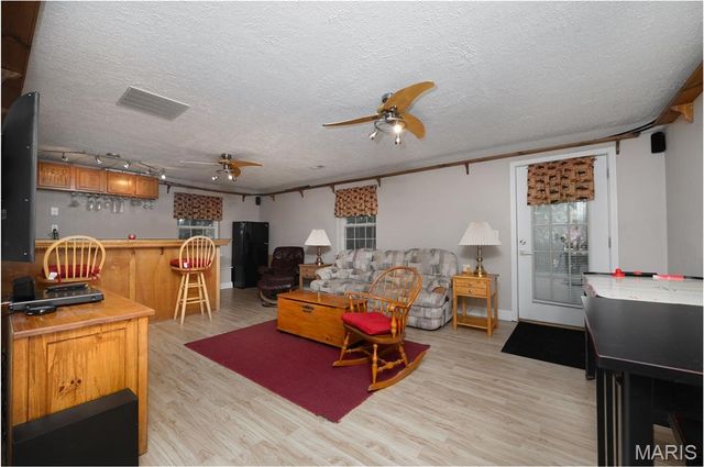 21093 Layla Road, Waynesville, MO 65583