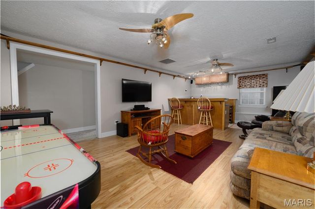 21093 Layla Road, Waynesville, MO 65583