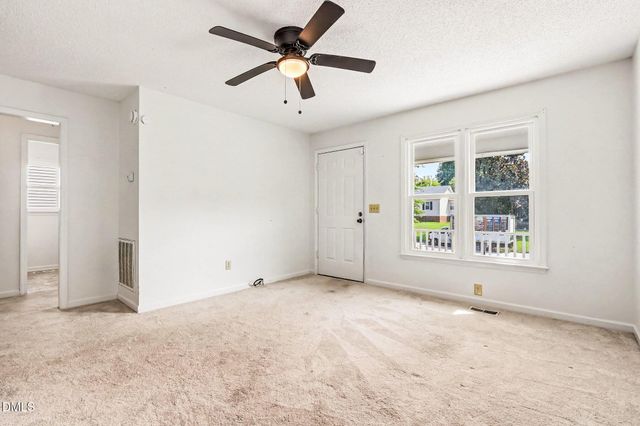 805 Hepplewhite Court, Fuquay Varina, NC 27526