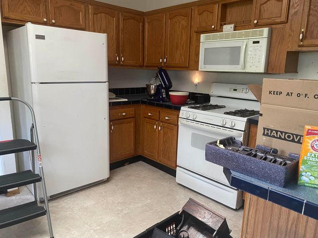 30 Stacey Avenue, Seabrook, NH 03874