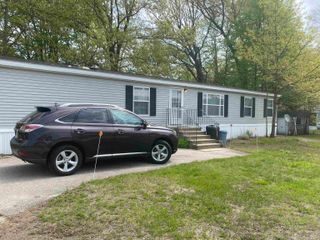 30 Stacey Avenue, Seabrook, NH 03874
