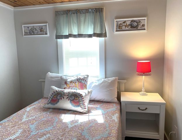 8 Wharf Avenue, Mashpee, MA 02649