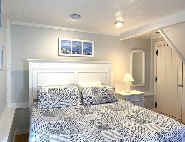 8 Wharf Avenue, Mashpee, MA 02649