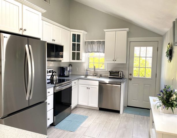 8 Wharf Avenue, Mashpee, MA 02649