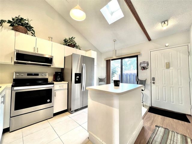 7750 NW 79th Avenue H5, Tamarac, FL 33321