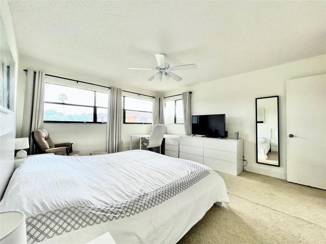 7750 NW 79th Avenue H5, Tamarac, FL 33321