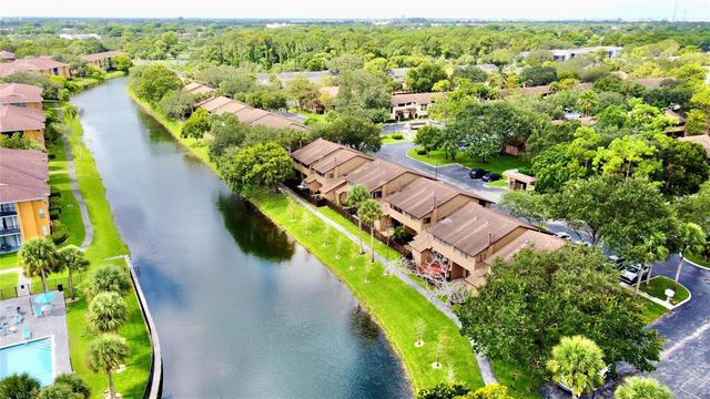 7750 NW 79th Avenue H5, Tamarac, FL 33321