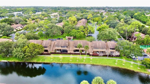 7750 NW 79th Avenue H5, Tamarac, FL 33321