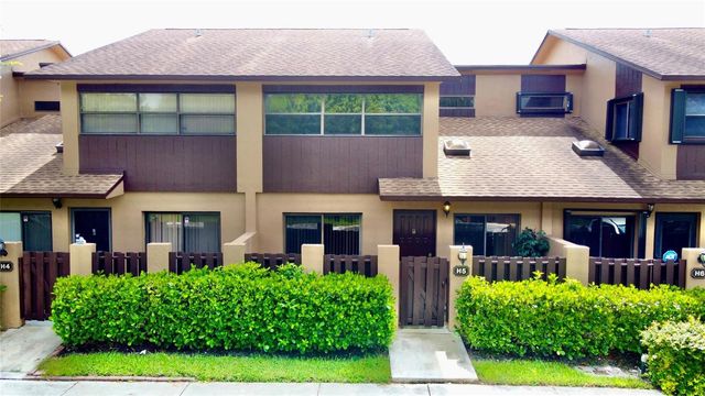7750 NW 79th Avenue H5, Tamarac, FL 33321