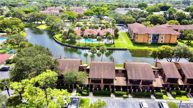7750 NW 79th Avenue H5, Tamarac, FL 33321