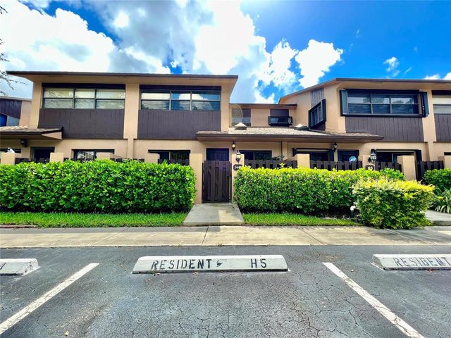 7750 NW 79th Avenue H5, Tamarac, FL 33321