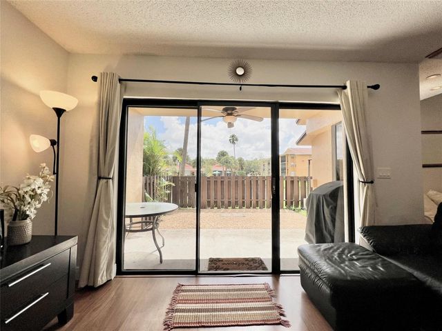 7750 NW 79th Avenue H5, Tamarac, FL 33321