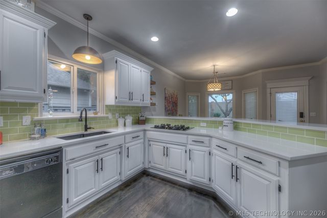 9526 S 85th East Avenue, Tulsa, OK 74133