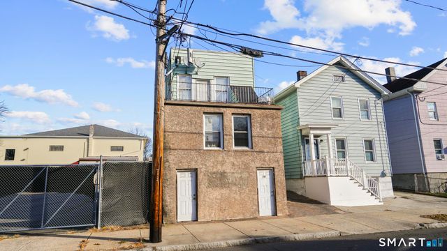 387 Blatchley Avenue, New Haven, CT 06513