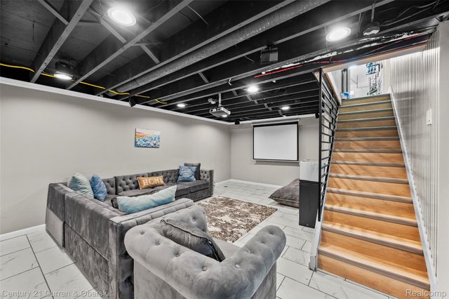 4255 Lakewood Drive, Waterford Charter Township, MI 48329