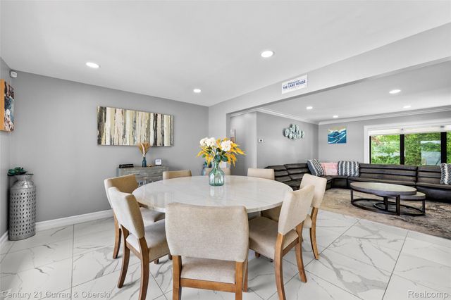 4255 Lakewood Drive, Waterford Charter Township, MI 48329