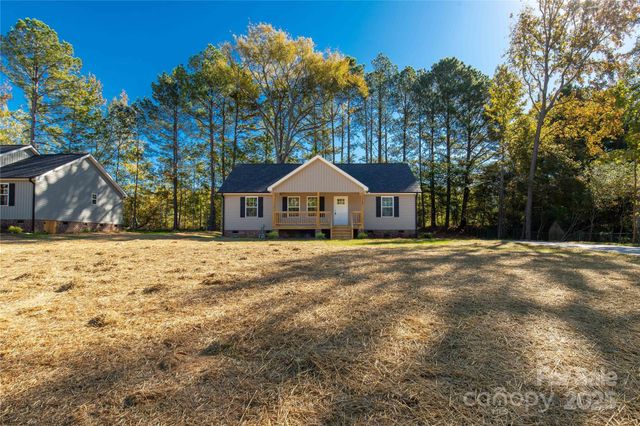 1369 Mack Drive, Mcconnells, SC 29726