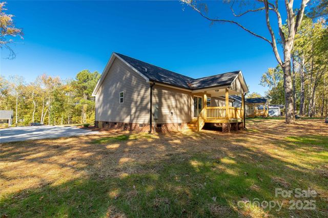 1369 Mack Drive, Mcconnells, SC 29726