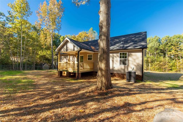 1369 Mack Drive, Mcconnells, SC 29726