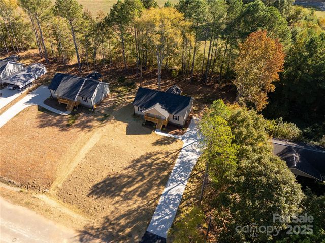1369 Mack Drive, Mcconnells, SC 29726