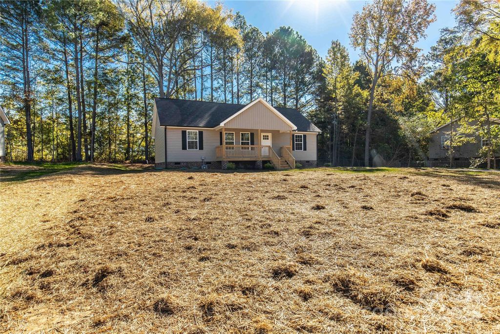 1369 Mack Drive, Mcconnells, SC 29726