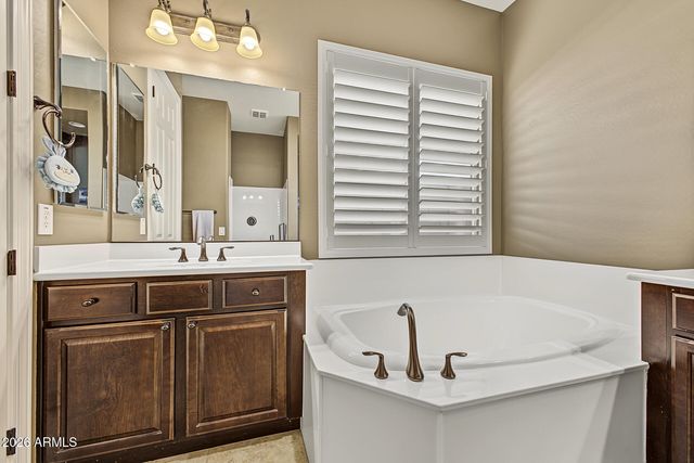 2197 E LINDRICK Drive, Gilbert, AZ 85298