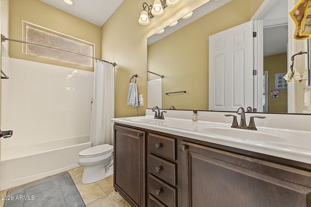 2197 E LINDRICK Drive, Gilbert, AZ 85298