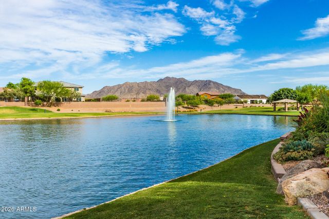 2197 E LINDRICK Drive, Gilbert, AZ 85298