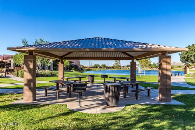 2197 E LINDRICK Drive, Gilbert, AZ 85298