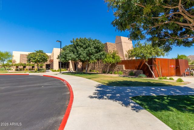 2197 E LINDRICK Drive, Gilbert, AZ 85298