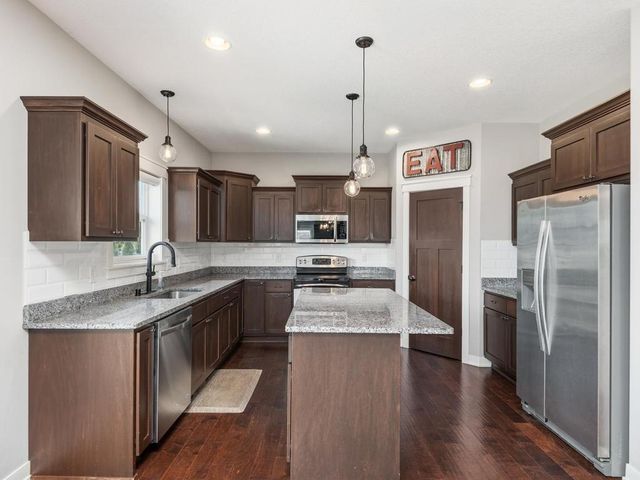 20055 Harness Avenue, Lakeville, MN 55044
