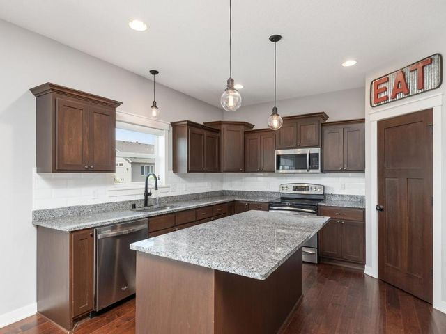 20055 Harness Avenue, Lakeville, MN 55044