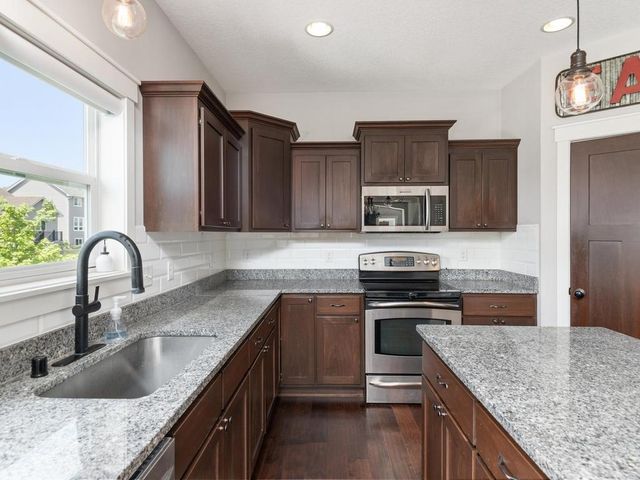 20055 Harness Avenue, Lakeville, MN 55044