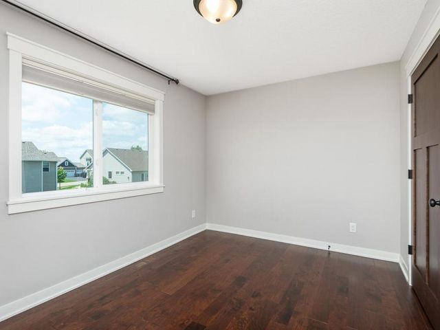 20055 Harness Avenue, Lakeville, MN 55044