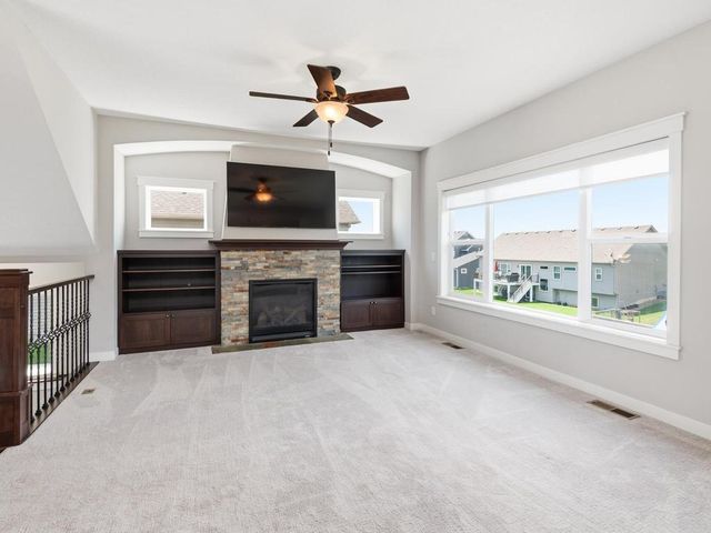 20055 Harness Avenue, Lakeville, MN 55044