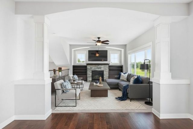 20055 Harness Avenue, Lakeville, MN 55044