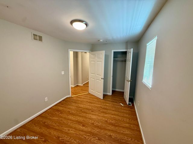 4144 Greenwood Ave, Louisville, KY 40211