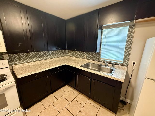 4144 Greenwood Ave, Louisville, KY 40211