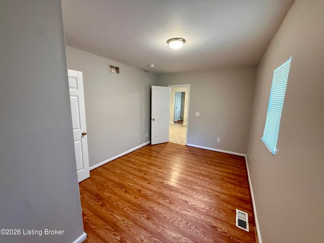 4144 Greenwood Ave, Louisville, KY 40211