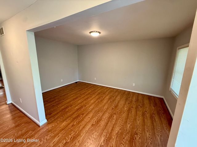 4144 Greenwood Ave, Louisville, KY 40211