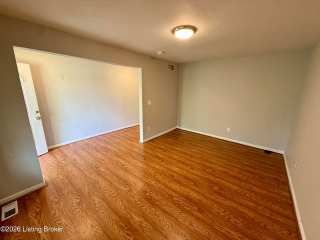 4144 Greenwood Ave, Louisville, KY 40211