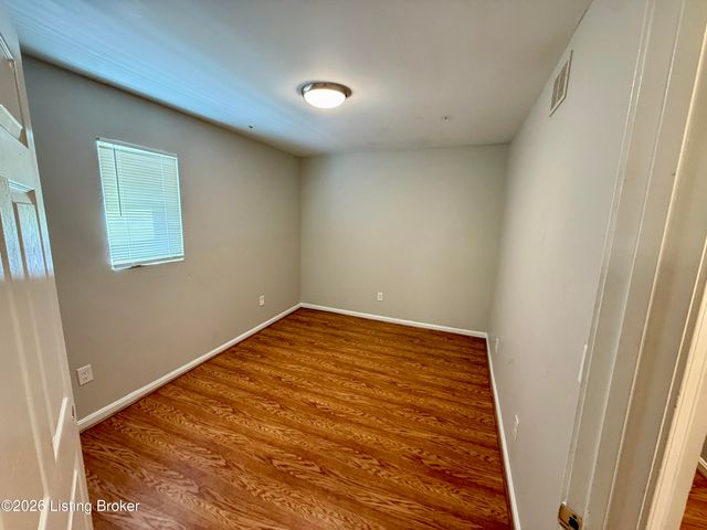 4144 Greenwood Ave, Louisville, KY 40211