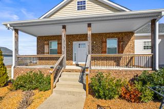 1031 Leaf Ln, Ashland City, TN 37015