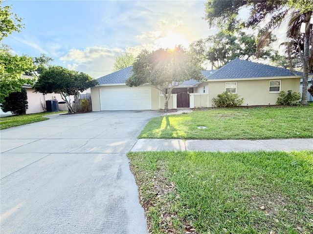 1880 OAK FOREST DRIVE E, Clearwater, FL 33759