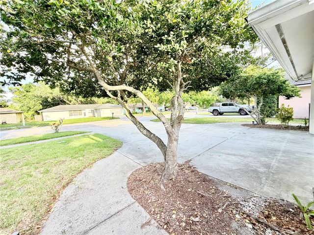 1880 OAK FOREST DRIVE E, Clearwater, FL 33759