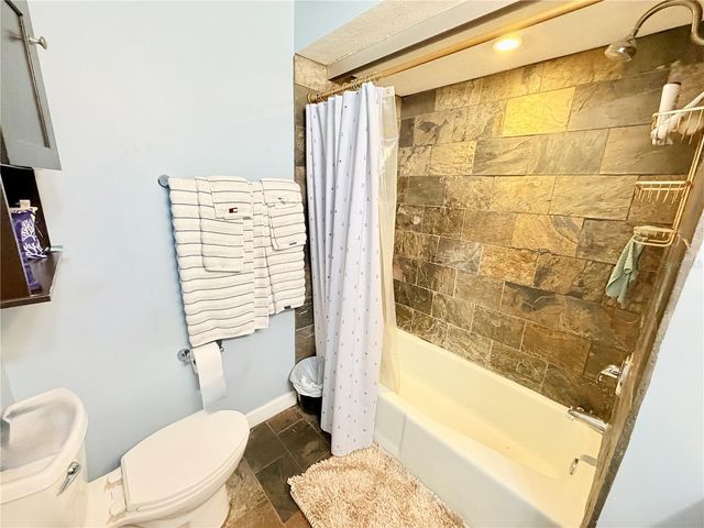 1880 OAK FOREST DRIVE E, Clearwater, FL 33759