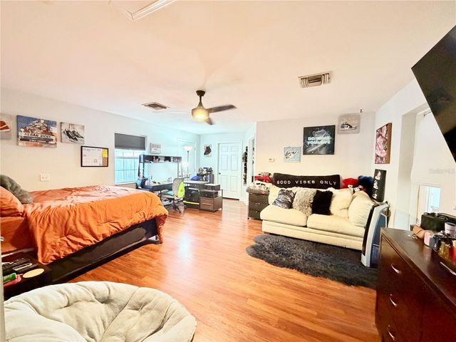 1880 OAK FOREST DRIVE E, Clearwater, FL 33759